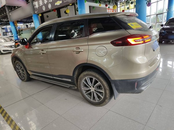 Geely Emgrand X7 Sport 2018, 126500 км, за 5605 USD