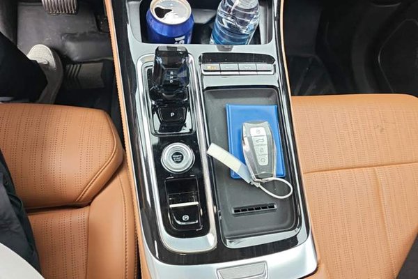 Geely Auto FX11 2025, 5699 км, за 15418 USD - фото 17