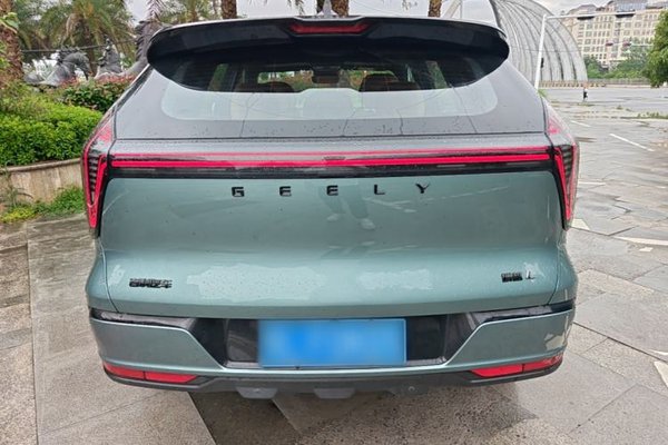 Geely Auto FX11 2025, 5699 км, за 15418 USD