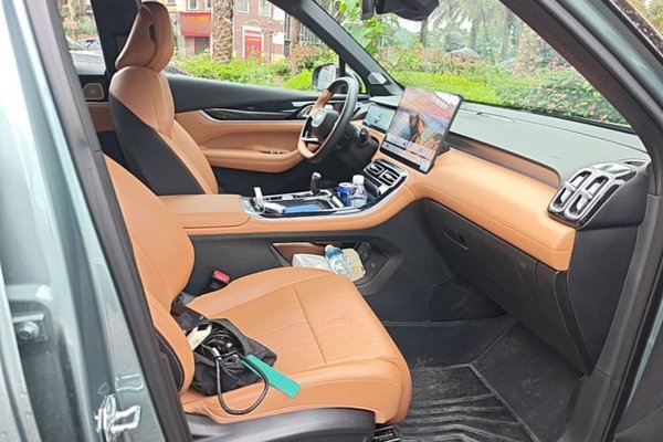 Geely Auto FX11 2025, 5699 км, за 15418 USD - фото 23