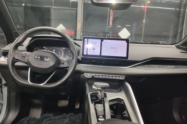 Geely Auto Preface 2023, 26600 км, за 10987 USD - фото 18