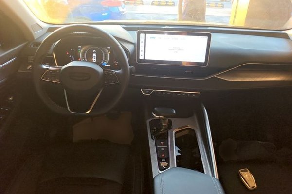 Geely Auto Preface 2023, 27100 км, за 12097 USD - фото 12