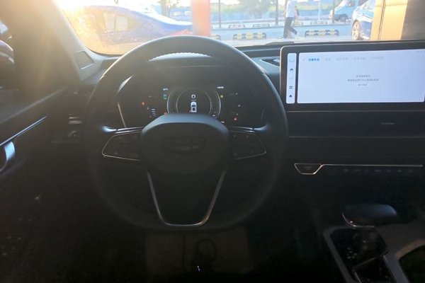 Geely Auto Preface 2023, 27100 км, за 12097 USD - фото 13