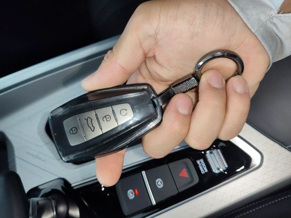 Geely Auto Preface 2025, 3800 км, за 13770 USD - фото 12