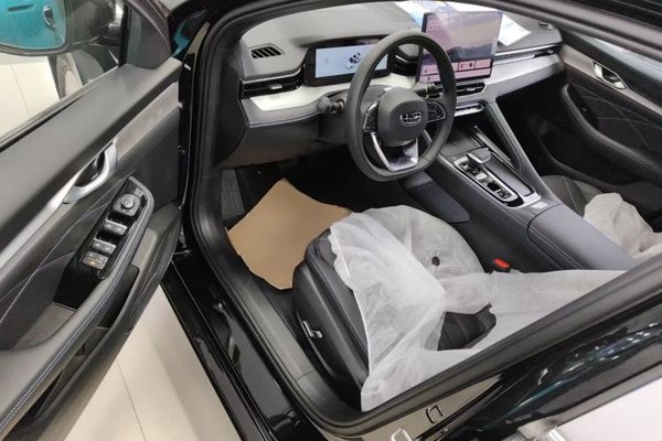 Geely Auto Preface 2026, 100 км, за 14333 USD - фото 18