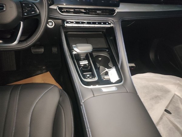 Geely Auto Preface 2026, 100 км, за 13918 USD - фото 17