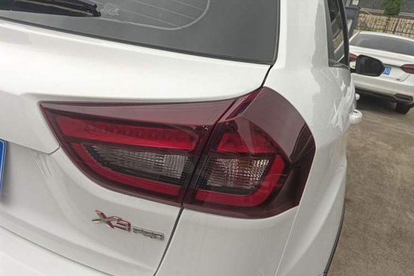 Geely Auto Vision X3 2021, 27100 км, за 7135 USD - фото 9