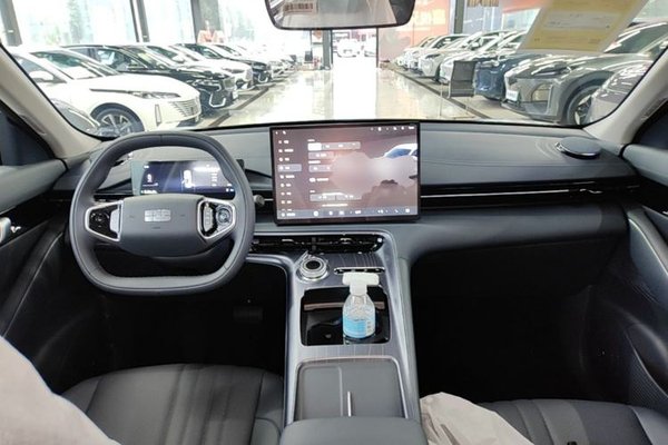 Geely Galaxy E5 2026, 100 км, за 14942 USD - фото 12