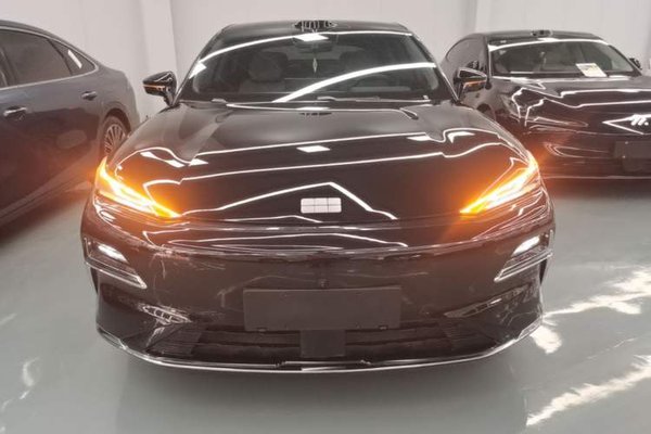 Geely Galaxy Galaxy 8 2025, 6500 км, за 21384 USD