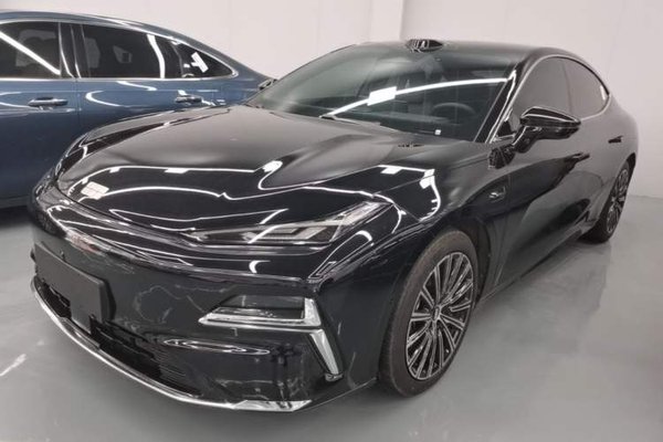 Geely Galaxy Galaxy 8 · 2025 год