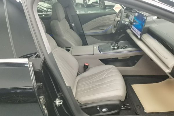 Geely Galaxy Galaxy 8 2025, 6500 км, за 21384 USD - фото 19
