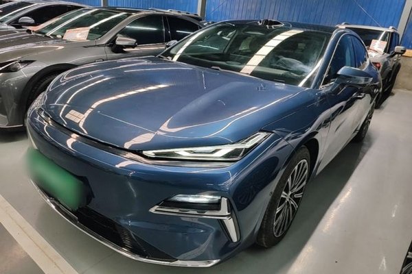 Geely Galaxy Galaxy 8 · 2025 год