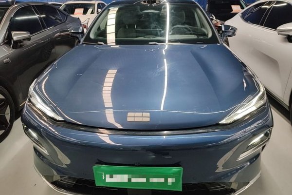 Geely Galaxy Galaxy 8 2025, 4100 км, за 21035 USD