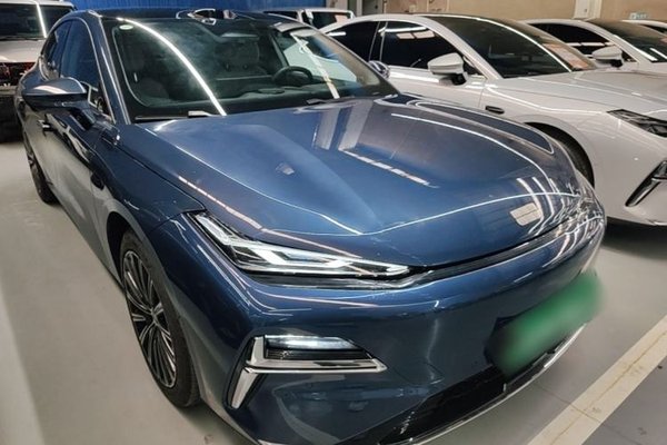 Geely Galaxy Galaxy 8 2025, 4100 км, за 21035 USD