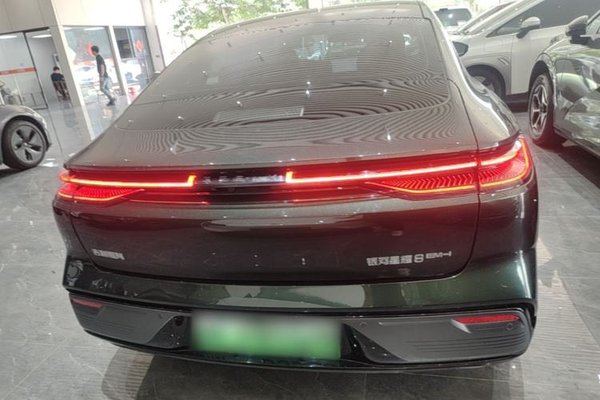 Geely Galaxy Galaxy 8 2025, 18700 км, за 17383 USD