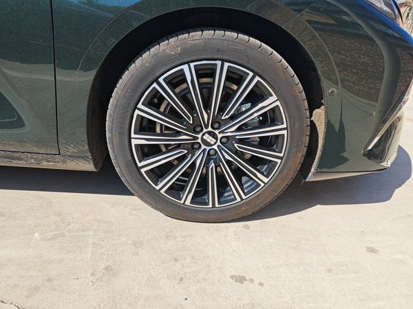 Geely Galaxy Galaxy 8 2025, 55900 км, за 15691 USD