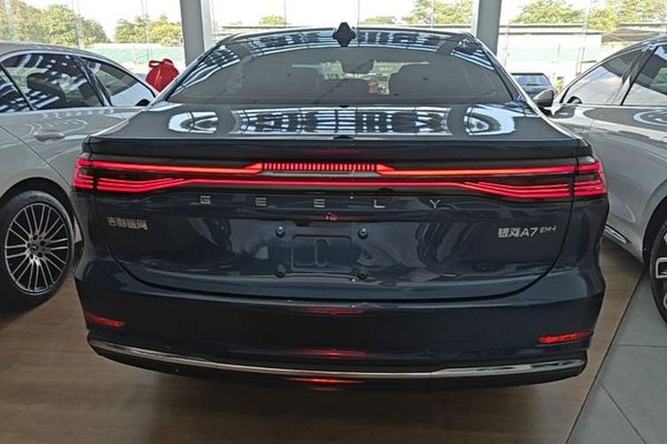 Geely Galaxy Galaxy A7 2025, 6600 км, за 16240 USD