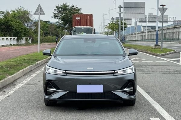 Geely Galaxy Galaxy A7 2025, 13000 км, за 15713 USD