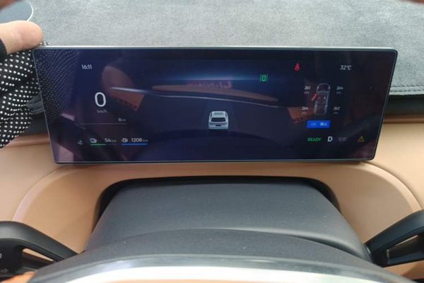 Geely Galaxy Galaxy Xingjian 7 EM-i 2025, 11100 км, за 13945 USD - фото 11