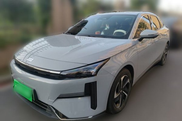Geely Galaxy L6 · 2024 год