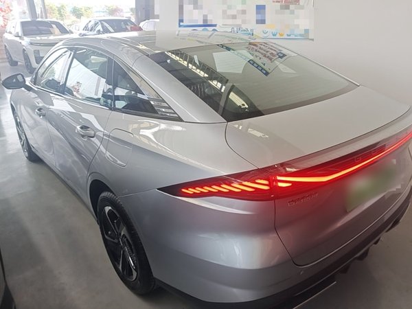 Geely Galaxy L6 2025, 14000 км, за 14190 USD