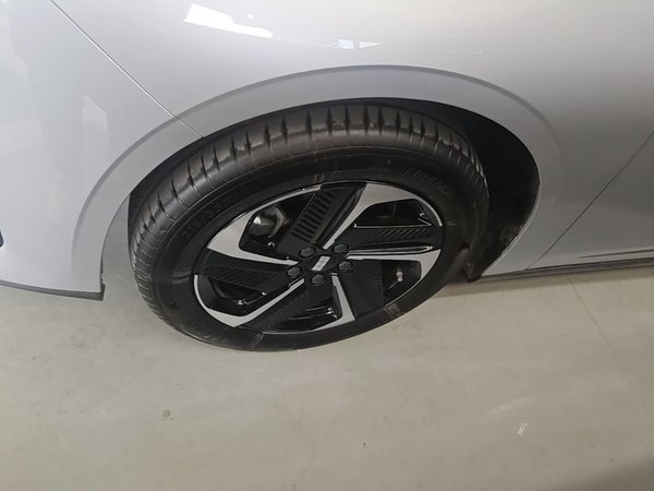 Geely Galaxy L6 2025, 14000 км, за 14190 USD - фото 8