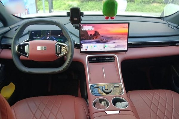Geely Galaxy L6 2025, 10300 км, за 10626 USD - фото 9