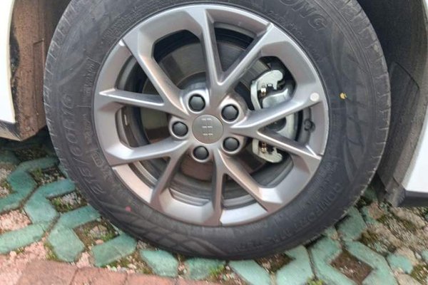 Geely Galaxy L6 2025, 10300 км, за 10626 USD - фото 8