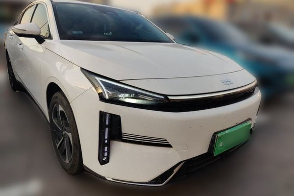 Geely Galaxy L6 2025, 11100 км, за 12969 USD