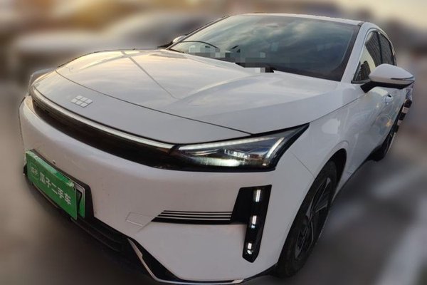 Geely Galaxy L6 · 2025 год