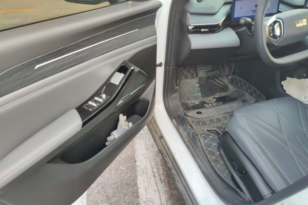 Geely Galaxy L6 2025, 11100 км, за 12969 USD - фото 19