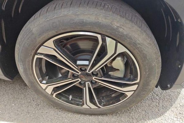 Geely Galaxy L7 2023, 10600 км, за 13781 USD