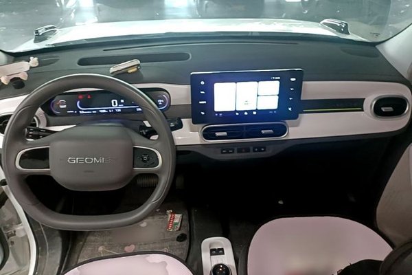 Geely Galaxy Panda 2025, 4600 км, за 7790 USD - фото 12