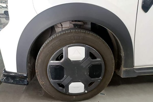 Geely Galaxy Panda 2025, 4600 км, за 7790 USD - фото 10