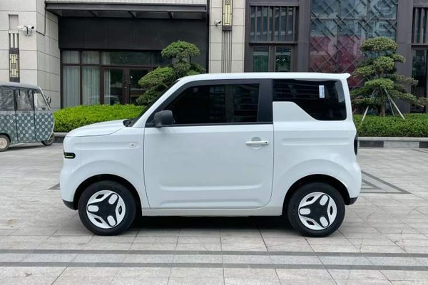 Geely Galaxy Panda 2025, 600 км, за 6834 USD