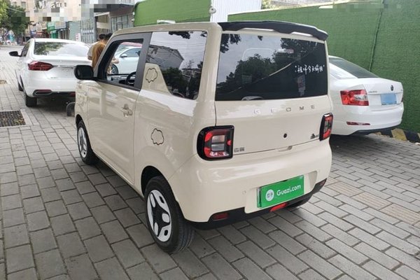 Geely Galaxy Panda 2025, 20400 км, за 6527 USD
