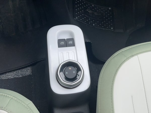 Geely Galaxy Panda 2025, 4800 км, за 6769 USD - фото 18