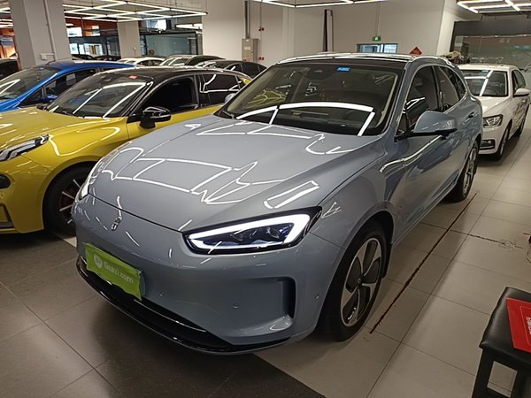 Hima AITO M5 · 2022 год