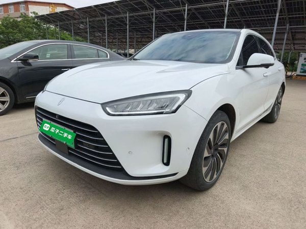 Hima AITO M5 · 2022 год