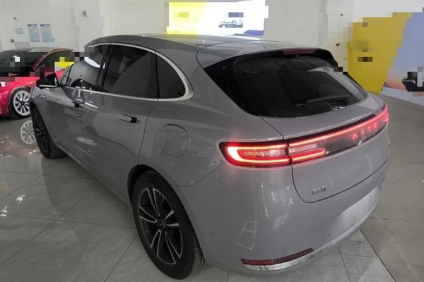 Hima AITO M5 2025, 12100 км, за 30500 USD