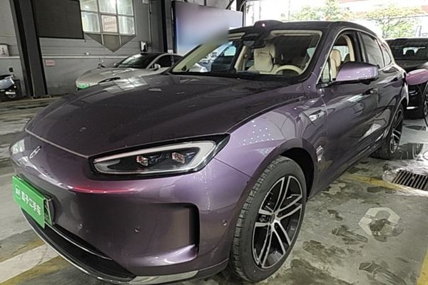 Hima AITO M5 · 2025 год