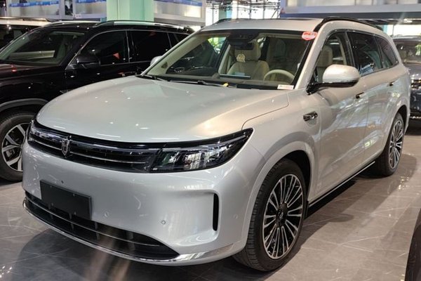 Hima AITO M7 · 2024 год