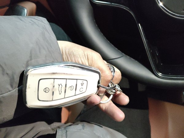 Hima AITO M8 2025, 8700 км, за 57063 USD - фото 16