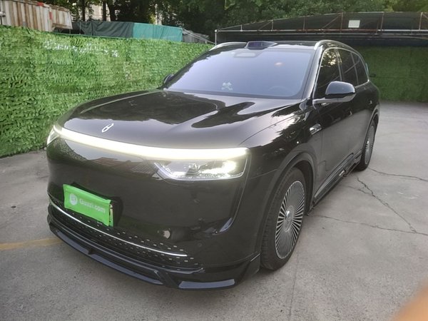 Hima AITO M8 · 2025 год