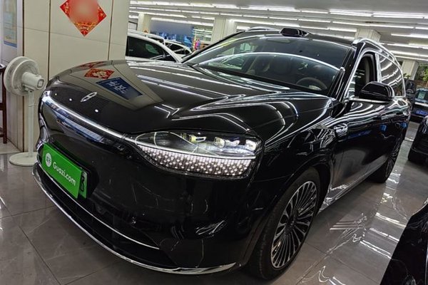 Hima AITO M9 · 2025 год