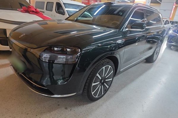 Hima AITO M9 · 2025 год