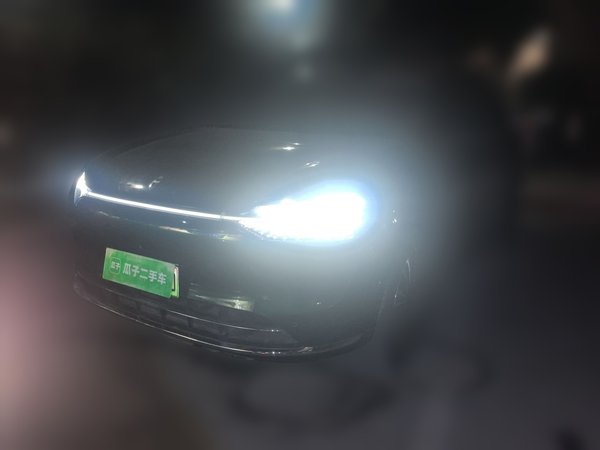 Hima AITO M9 · 2025 год