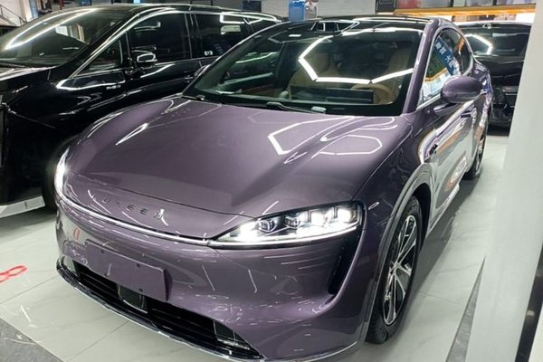 Hima Luxeed R7 · 2024 год