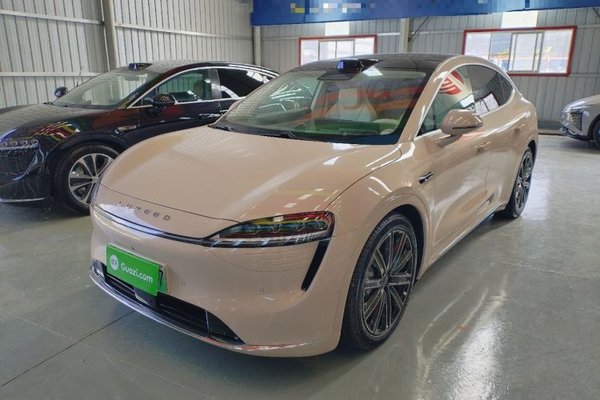Hima Luxeed R7 · 2025 год