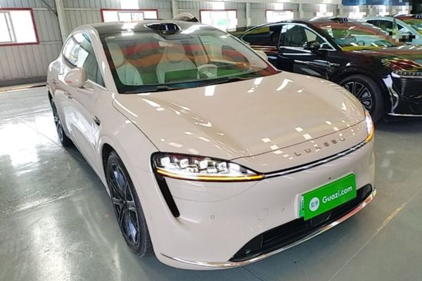 Hima Luxeed R7 2025, 2900 км, за 27819 USD